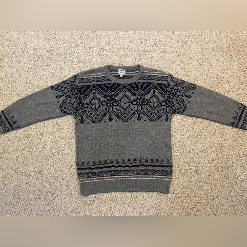 Blacksmith sweater, size large, color gray blue